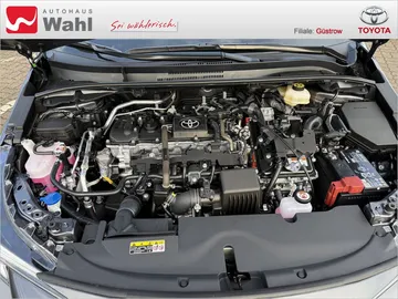 Car image 25