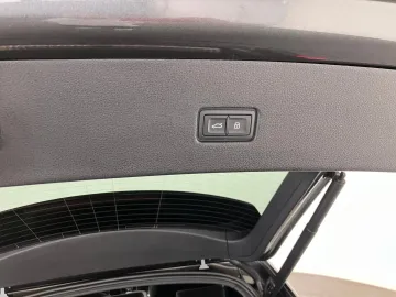 Car image 46
