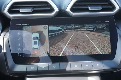 Car image 26