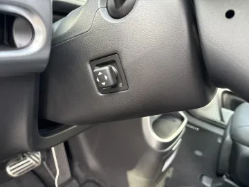 Car image 46