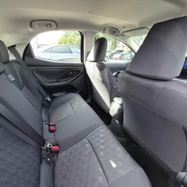 Car image 11