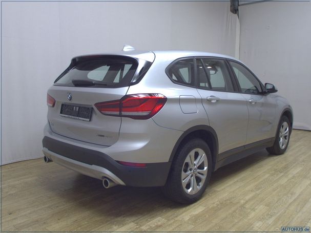 BMW X1 sDrive20i Advantage 141 kW image number 4