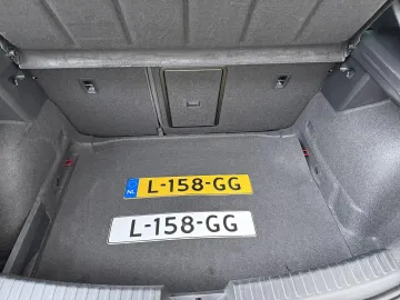 Car image 33