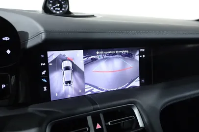 Car image 26