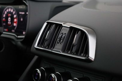 Car image 37