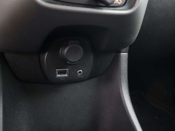 Car image 30