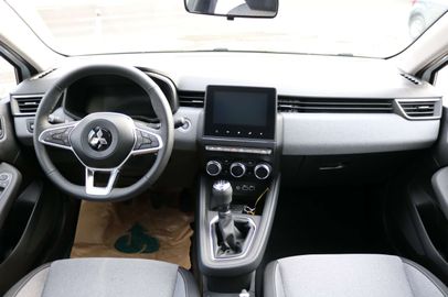 Car image 10