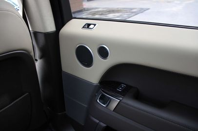 Car image 36