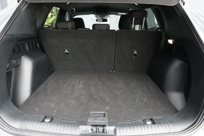 Car image 32