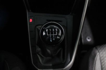 Car image 26