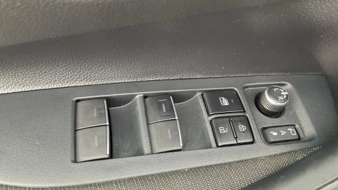 Car image 36