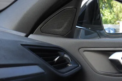 Car image 37