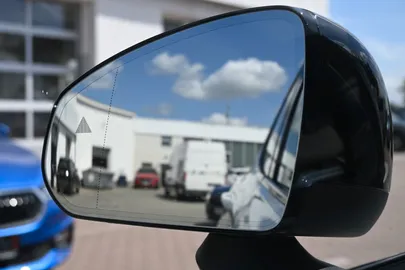 Car image 31
