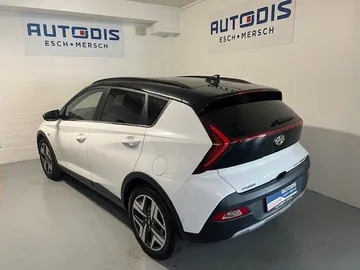 Car image 19