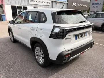 Car image 5