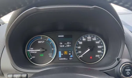 Car image 15