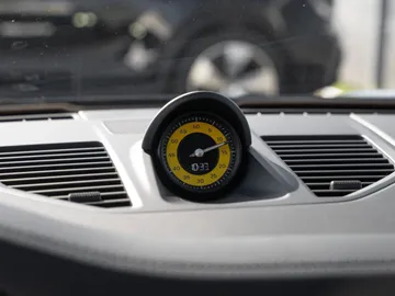 Car image 38