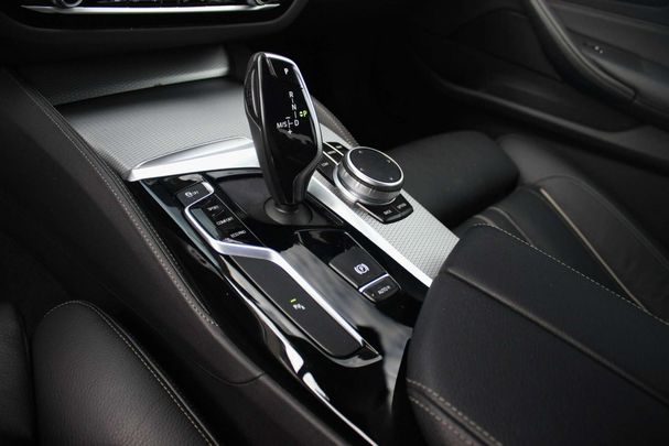 BMW 520i 135 kW image number 24