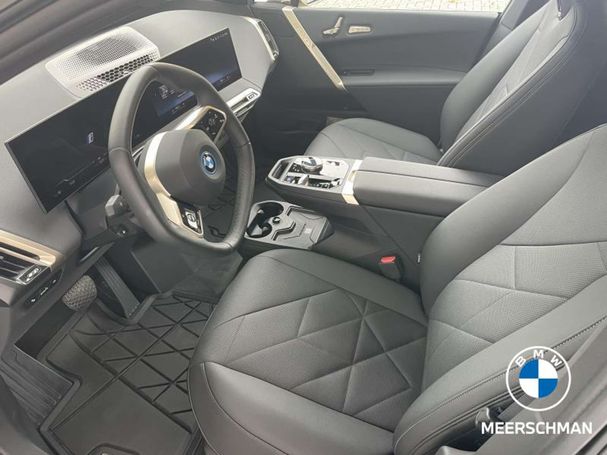 BMW iX xDrive40 240 kW image number 4