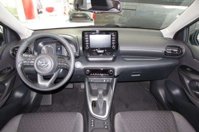 Car image 10