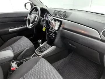 Car image 44