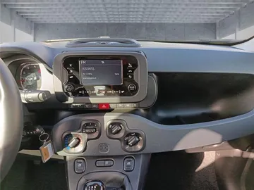Car image 15