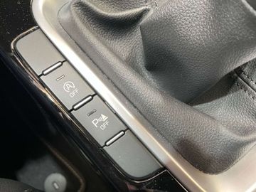 Car image 37