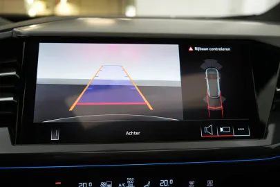 Car image 35
