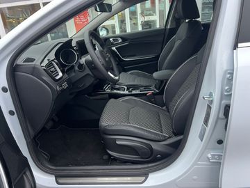 Car image 10