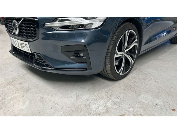 Volvo V60 B4 Plus 145 kW image number 33