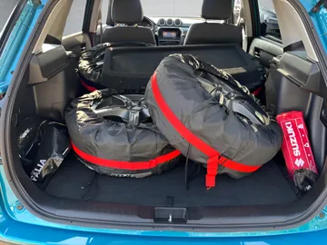 Car image 11