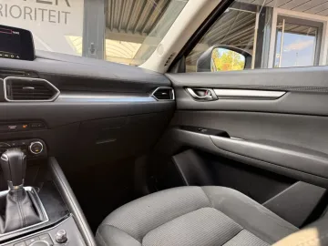 Car image 26