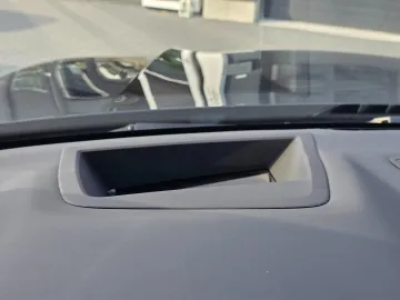 Car image 40