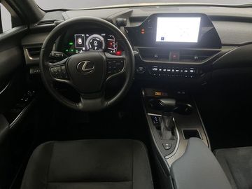 Car image 15