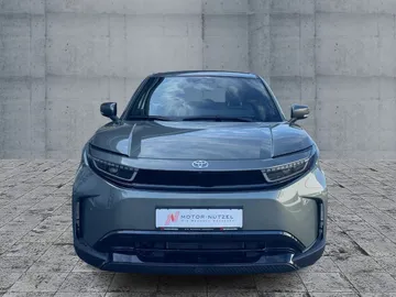 Car image 3