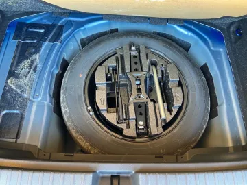 Car image 35