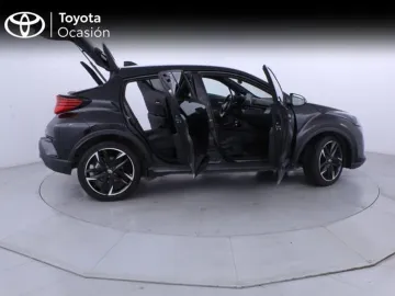Car image 25