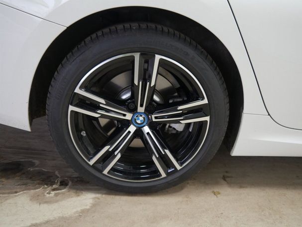 BMW 330e M xDrive 215 kW image number 7