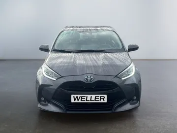 Car image 3