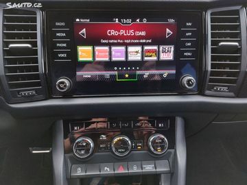 Car image 24