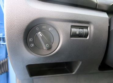 Car image 33