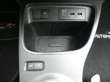 Car image 30