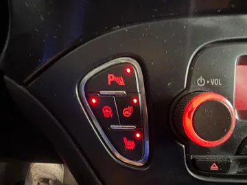 Car image 30