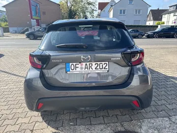 Car image 4