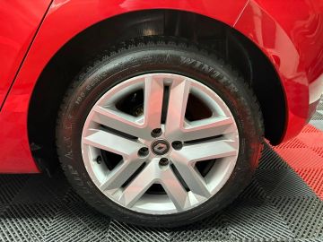 Car image 25