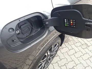 Car image 22