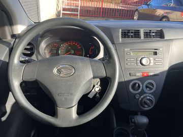 Car image 30