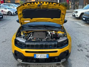 Car image 25