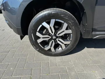 Car image 38