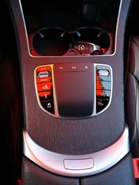 Car image 32